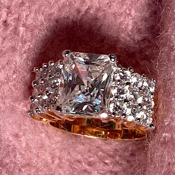 Simulated Diamond Engagement / Cocktail Ring - Picture 5 of 6